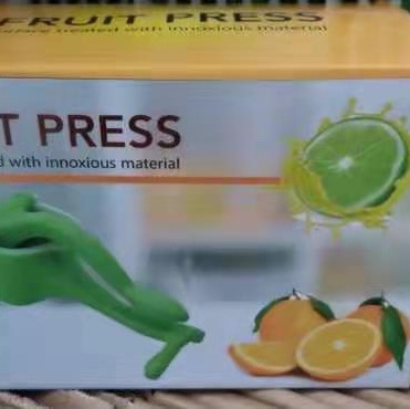 Manual juicer