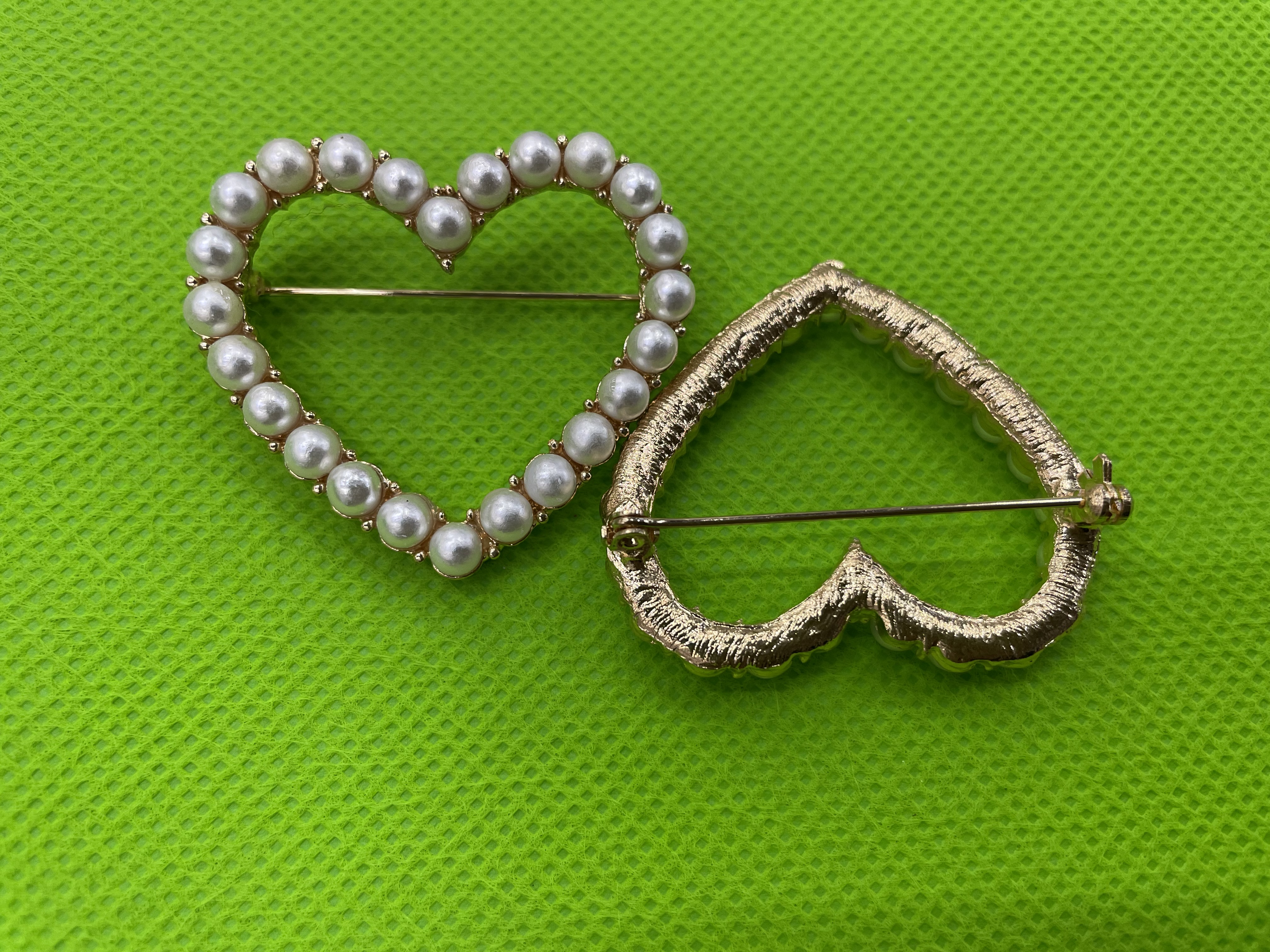 أزرار لؤلؤية، أزرار detail image 3