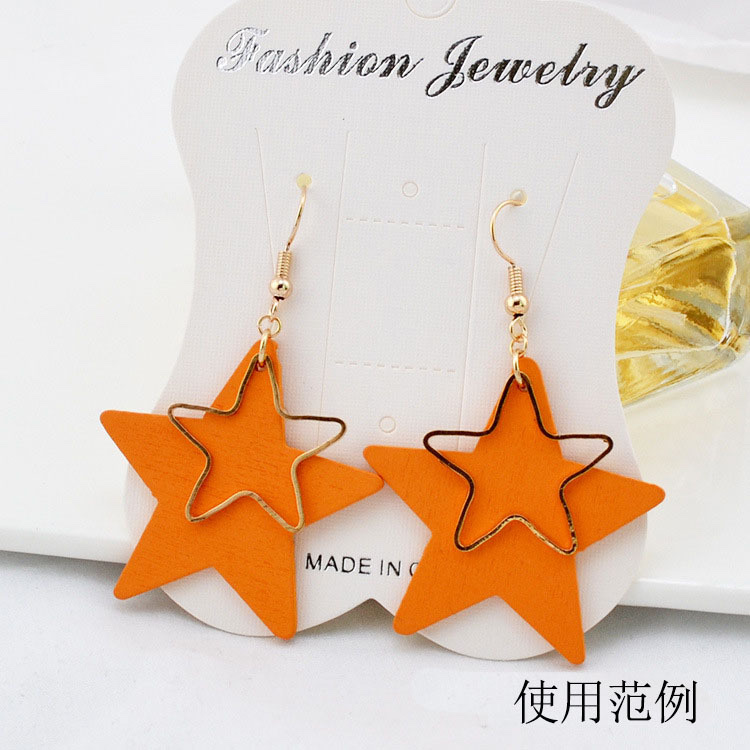 Five-pointed stars with wooden chips as earring accessories detail image 5