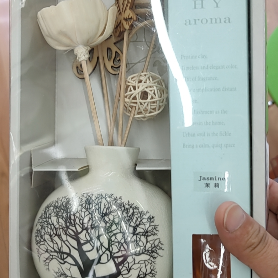 The flameless aromatherapy essential oil set, indoor scented rattan, naturally evaporates the room perfume, helps sleep and purifies the air