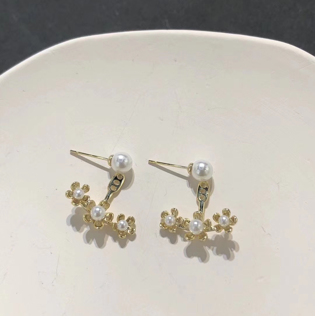 S925 Silver Needle with a touch of paint earring, artistic, niche earrings, feminine, high-end and elegant earrings, simple stud earrings hxb