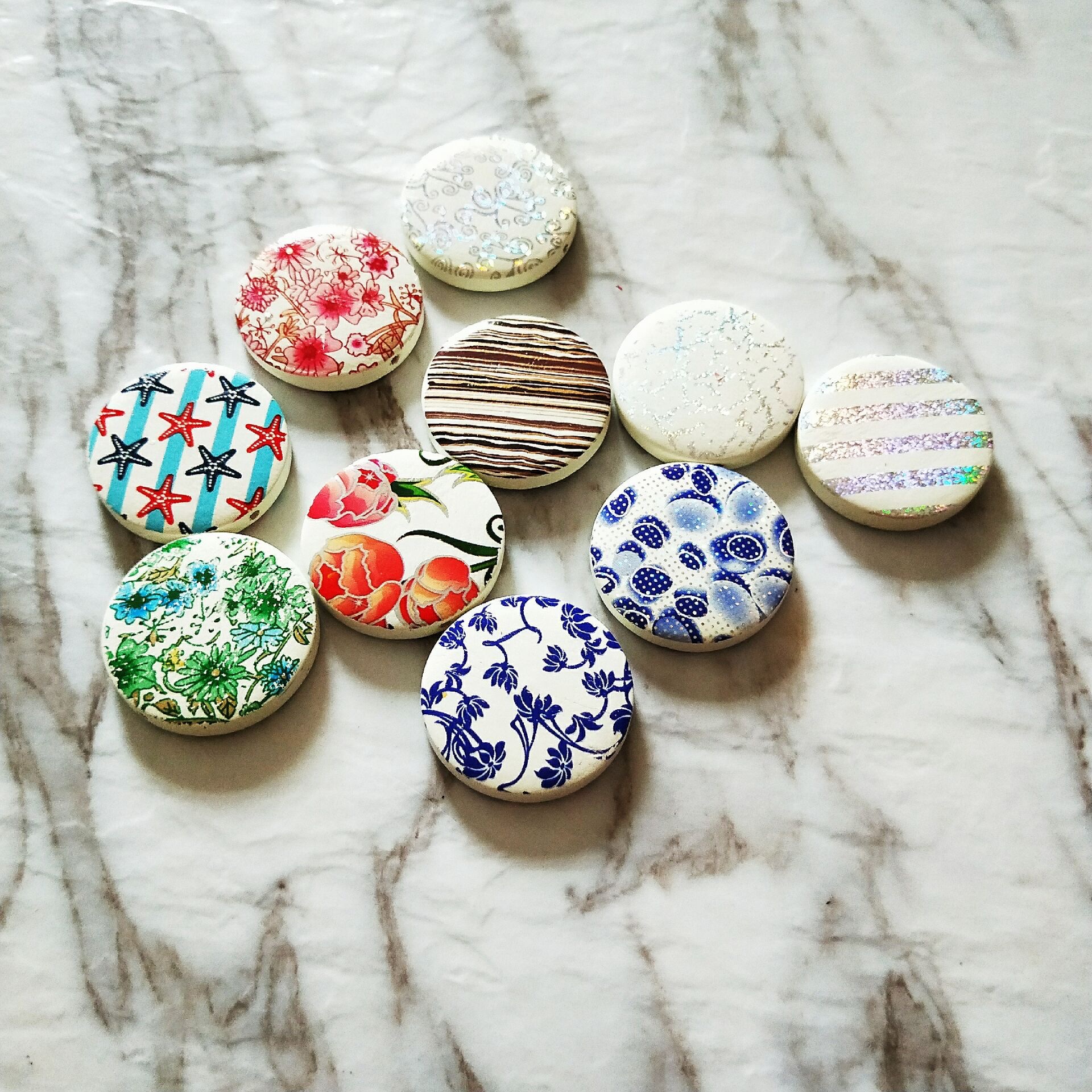 diy jewelry material accessories, wooden handcrafted earrings with 30mm horizontal hole white printed round wood chips details Picture