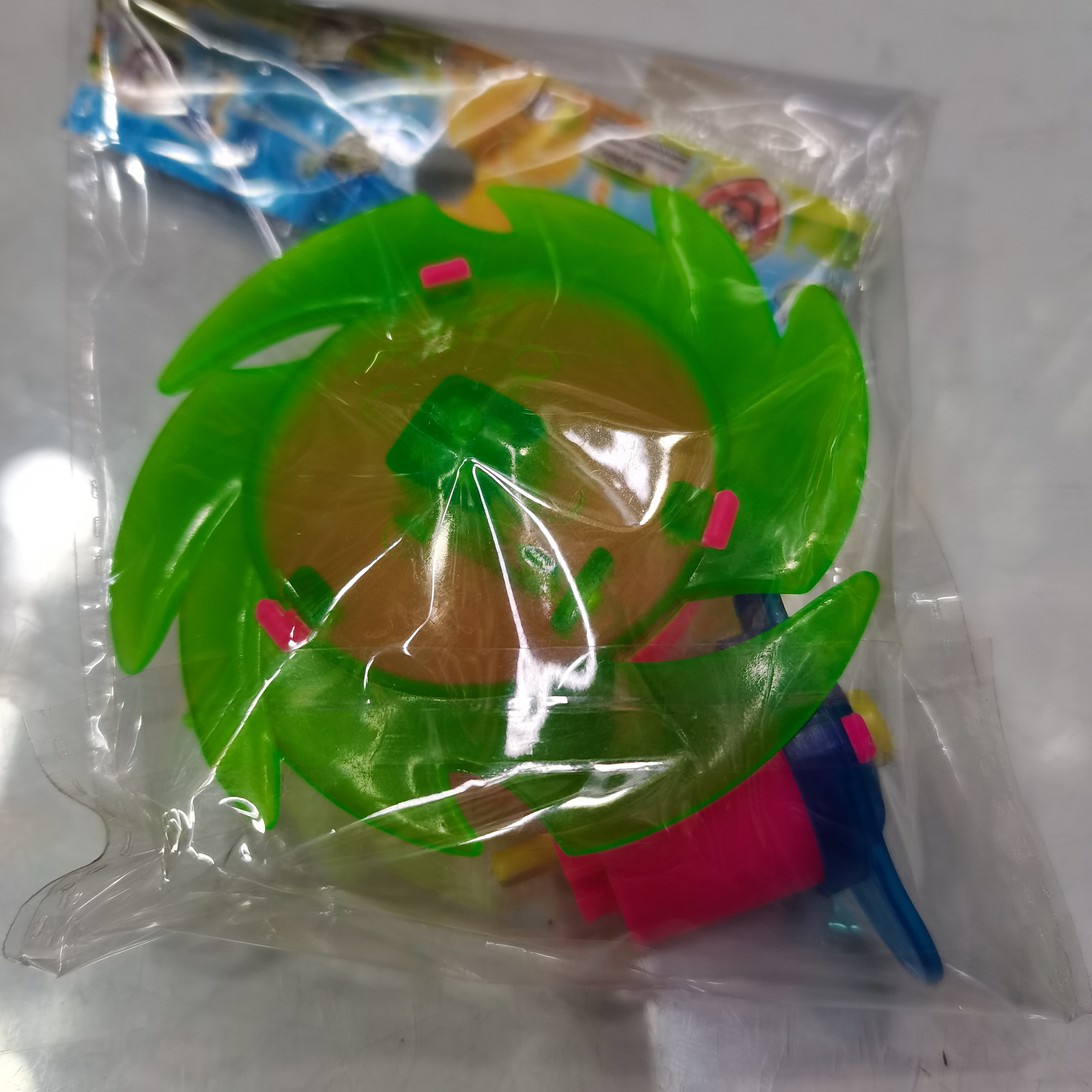 飞镖飞转