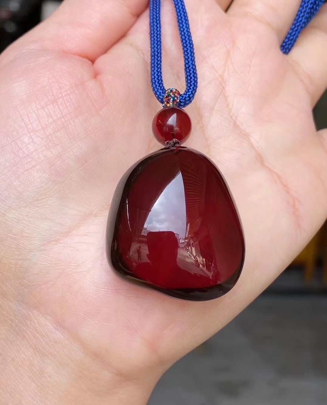 Fire amber pendant details Picture