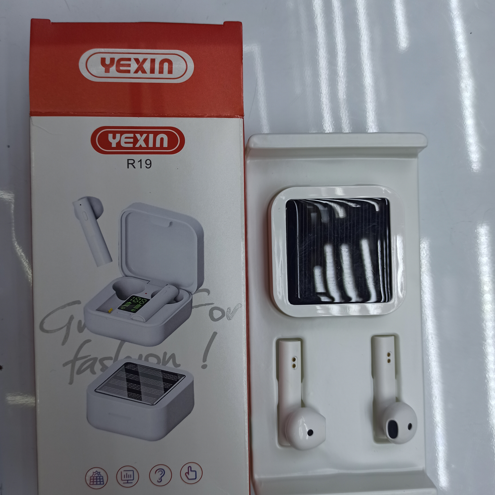 R19 series wireless Bluetooth headset gaming Low latency esports eating chicken in-ear binaural movement