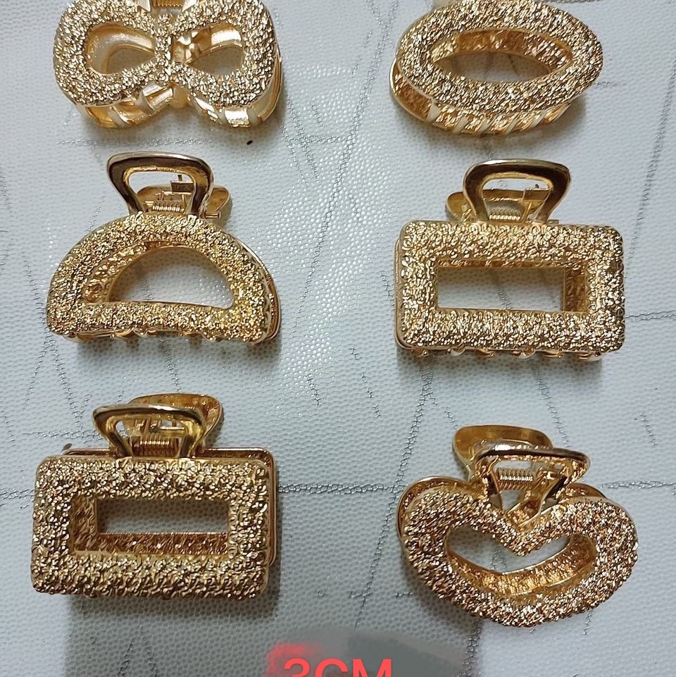 Summer bestseller: Pearl alloy diamond one-piece clip, elegant alloy metal hair clip, fishtail style, alloy back head updo, women's top hair clip accessory, Yibeier 054 details Picture