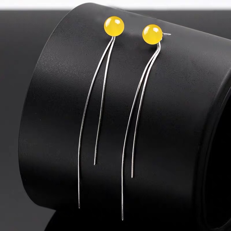 Titanium steel earrings, round face slimming, elegant and fashionable long earrings for women, new trend 4 Application Scenario