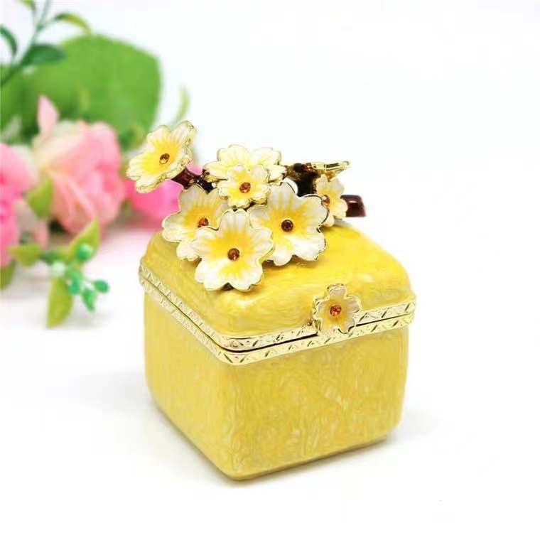 Factory Direct Sales Of Alloy Animal Jewelry Box, Ring Necklace Jewelry Box Flower Box Square Box, Tourist Attractions Hot Products, E-Commerce Amazon Hot Products Specification drawing