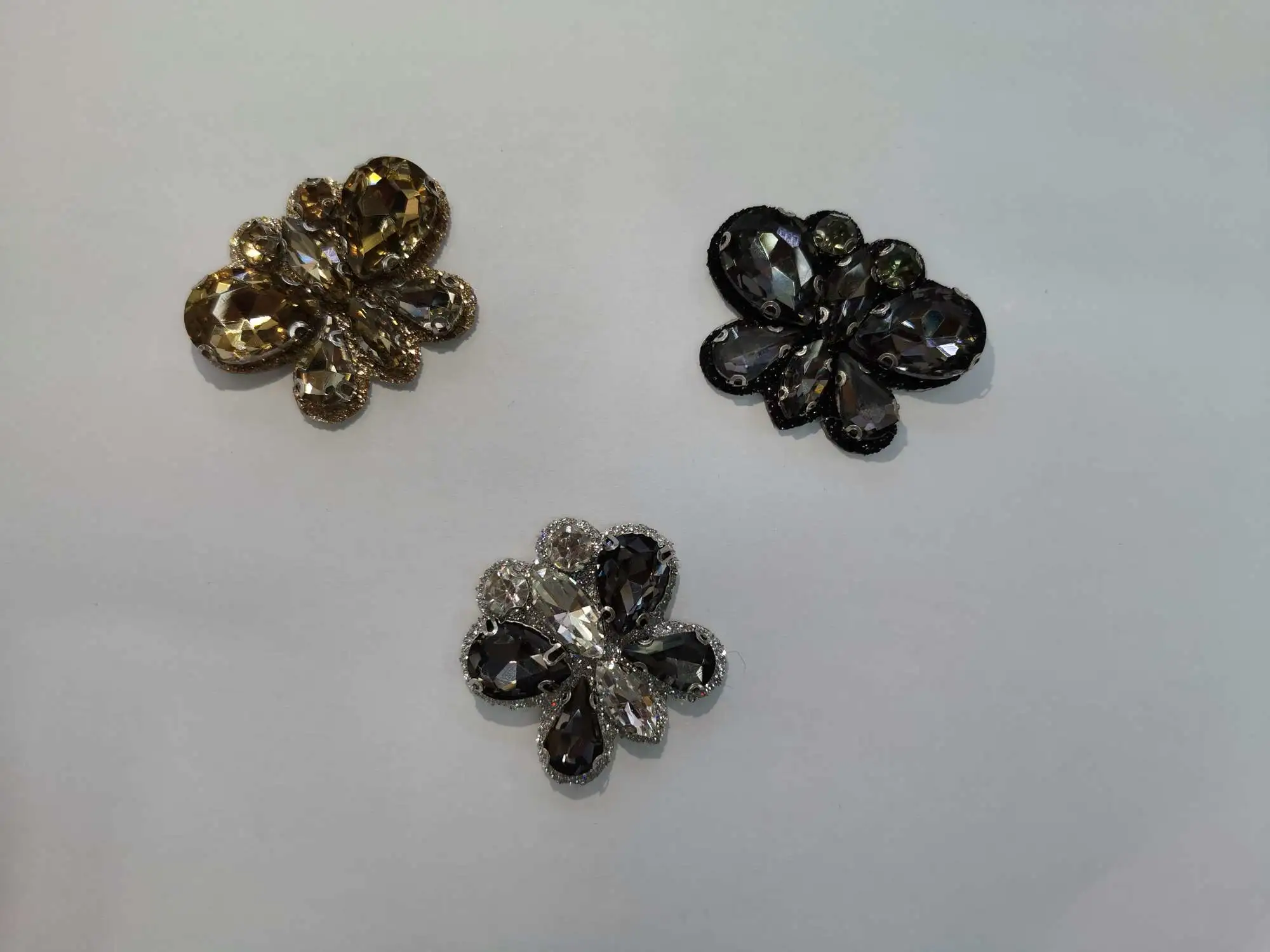 Factory direct sales of high-end clothing accessories, brooches, other display props, matching tools, elegant other clothing display props detail image 1