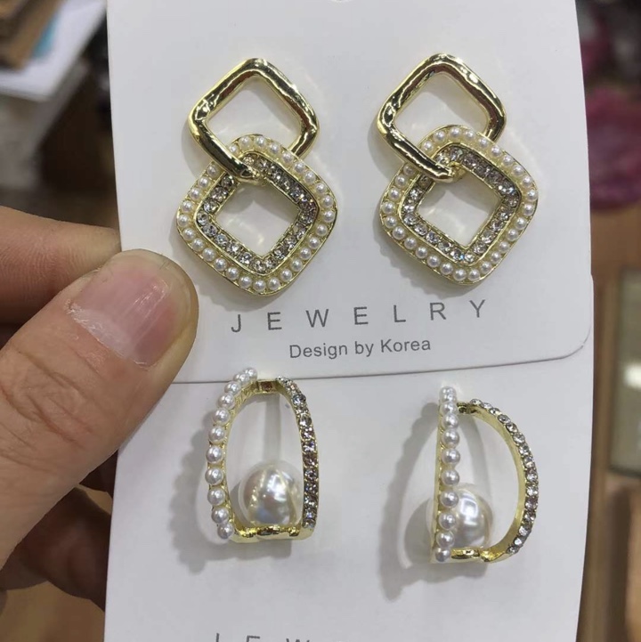 Stud earrings 383 thumbnail