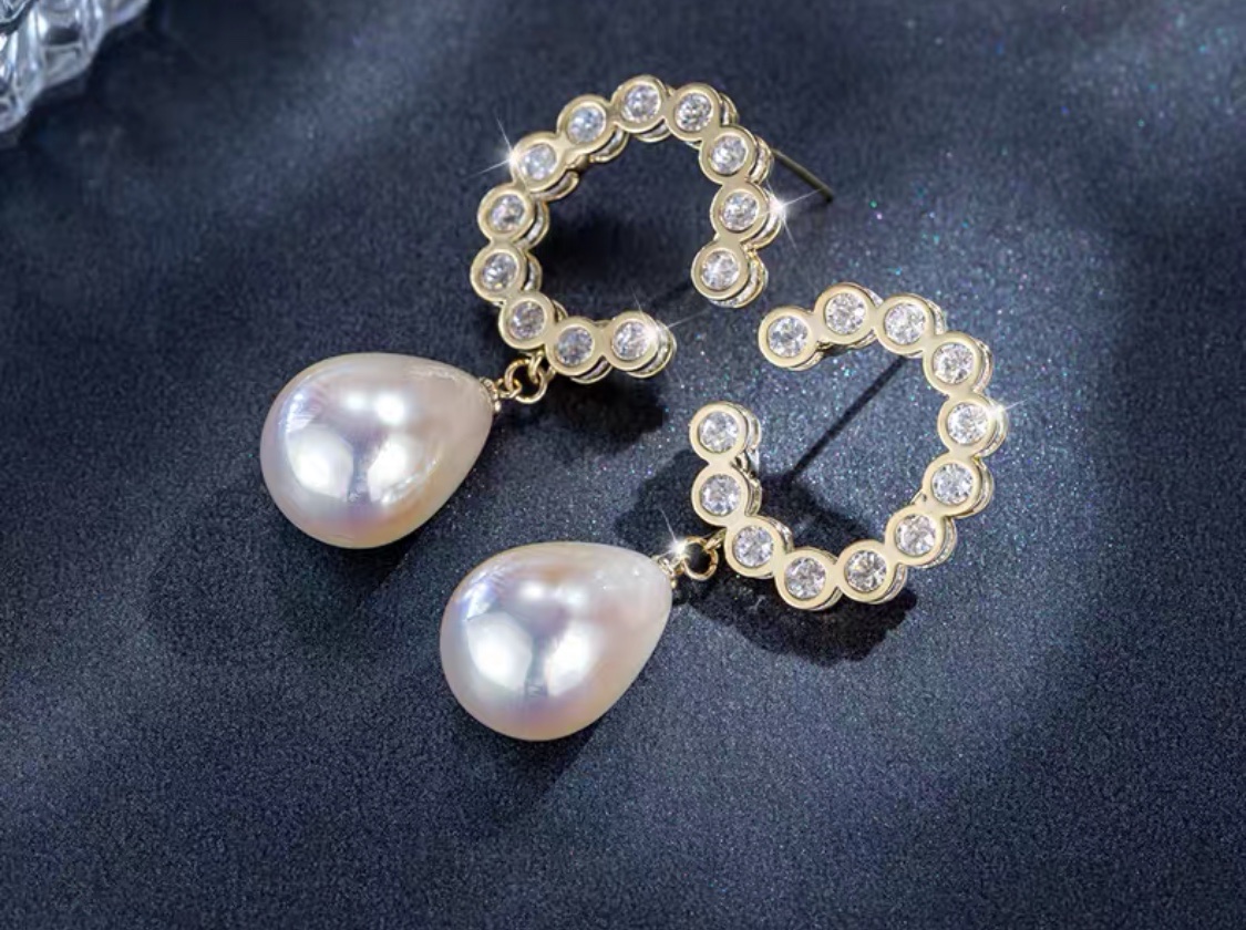New original design C-shaped personalized, versatile and fashionable long earrings Application Scenario