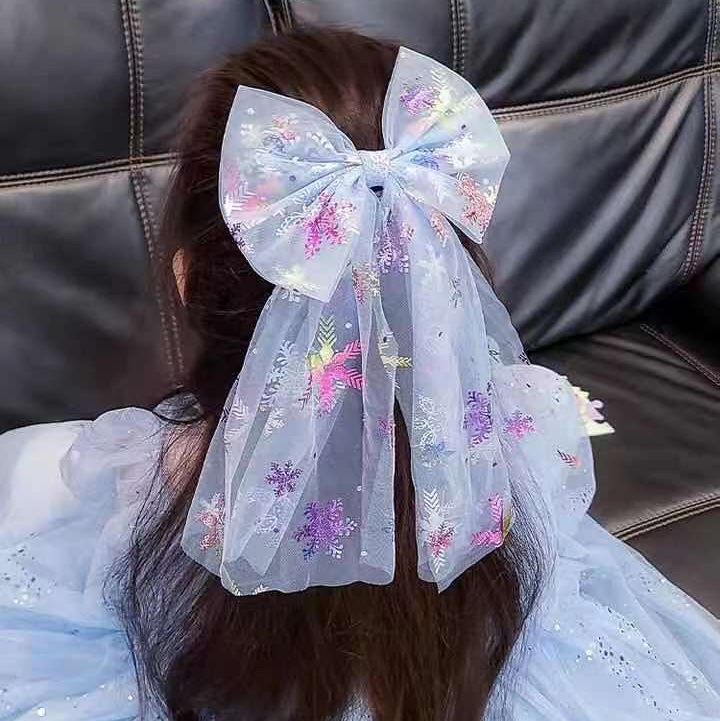 Ice and snow bow tie gauze compression clip