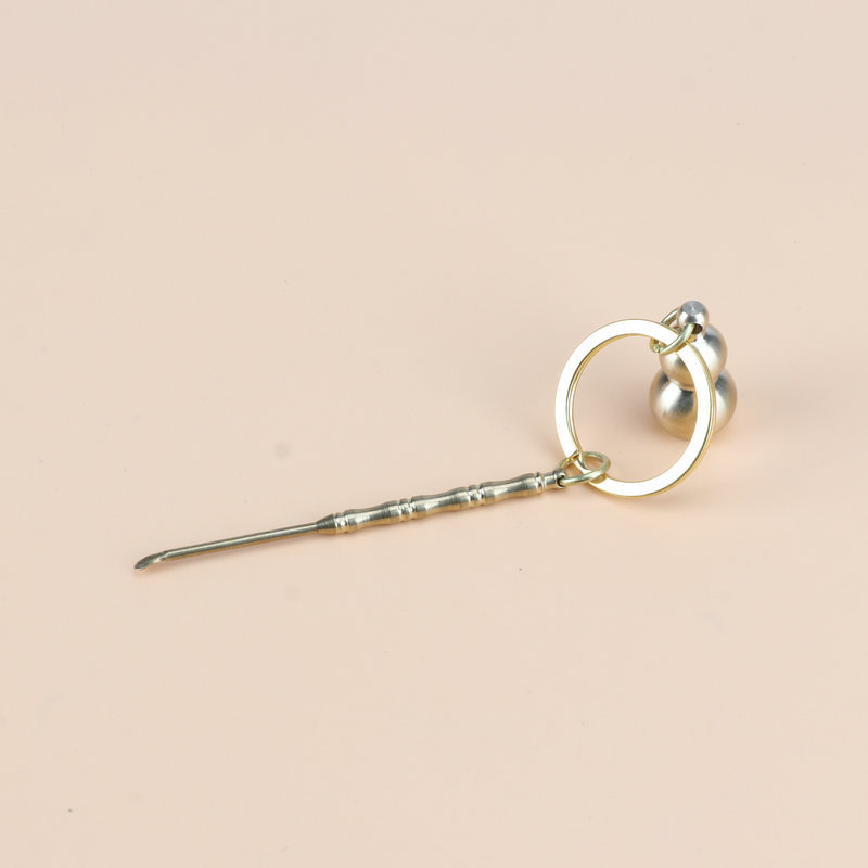 Wholesale of copper gourd keychain pendants, Five Emperors copper coin ornaments, copper ear spoon pendants, and car keychain accessories Application Scenario