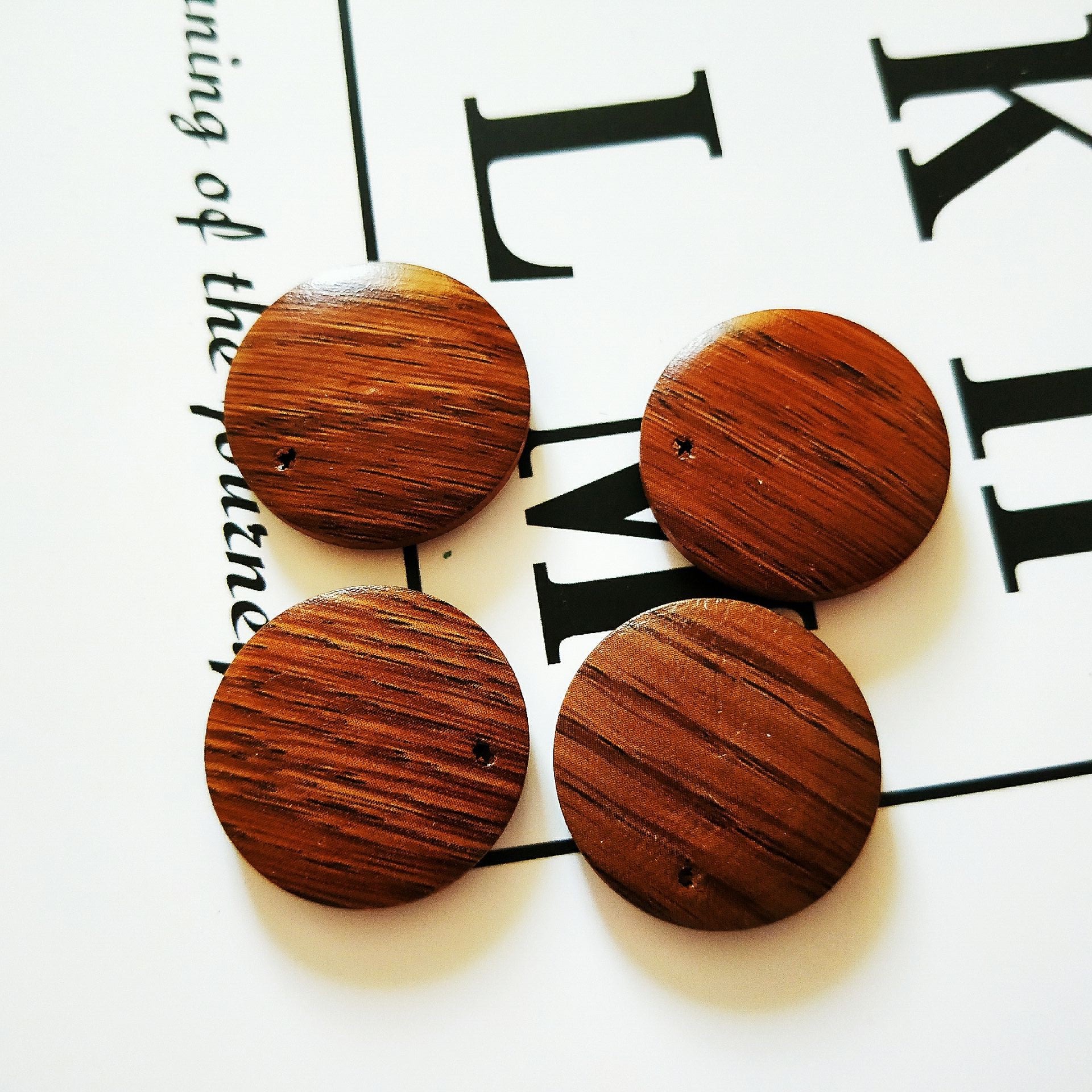diy jewelry material accessories, wooden handcrafted beaded edge holes, wood grain, coffee color, 25mm round Item Picture