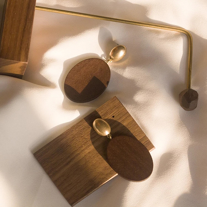 DIY jewelry accessories: Korean solid wood single-sided hole oval wood chip earrings, pendant materials, pendant beads, 1 Application Scenario