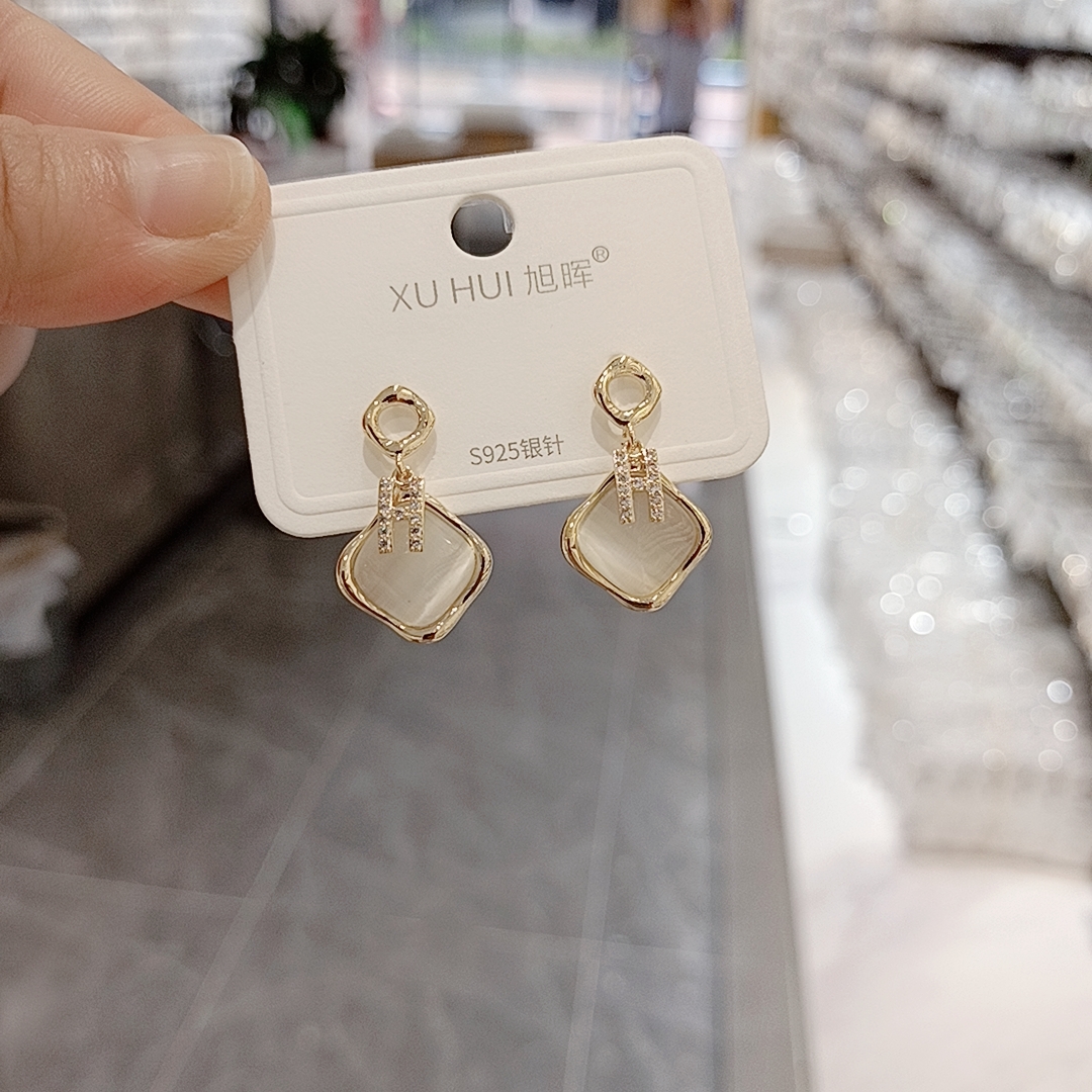 High-grade silver needle earrings A080