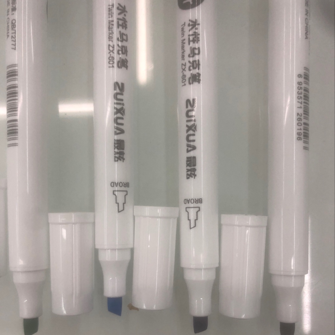 601-18 Double-headed marker pen Item Picture
