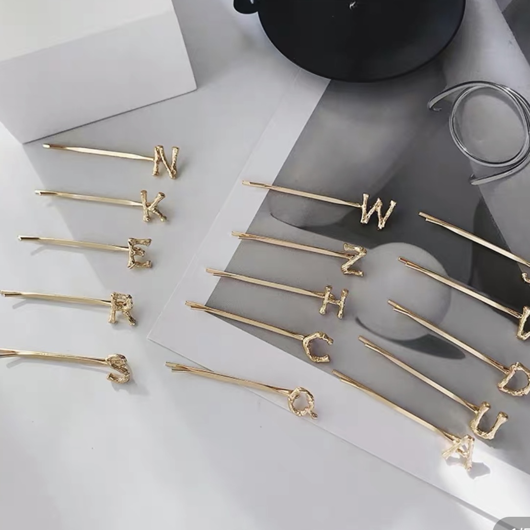 Letter clip