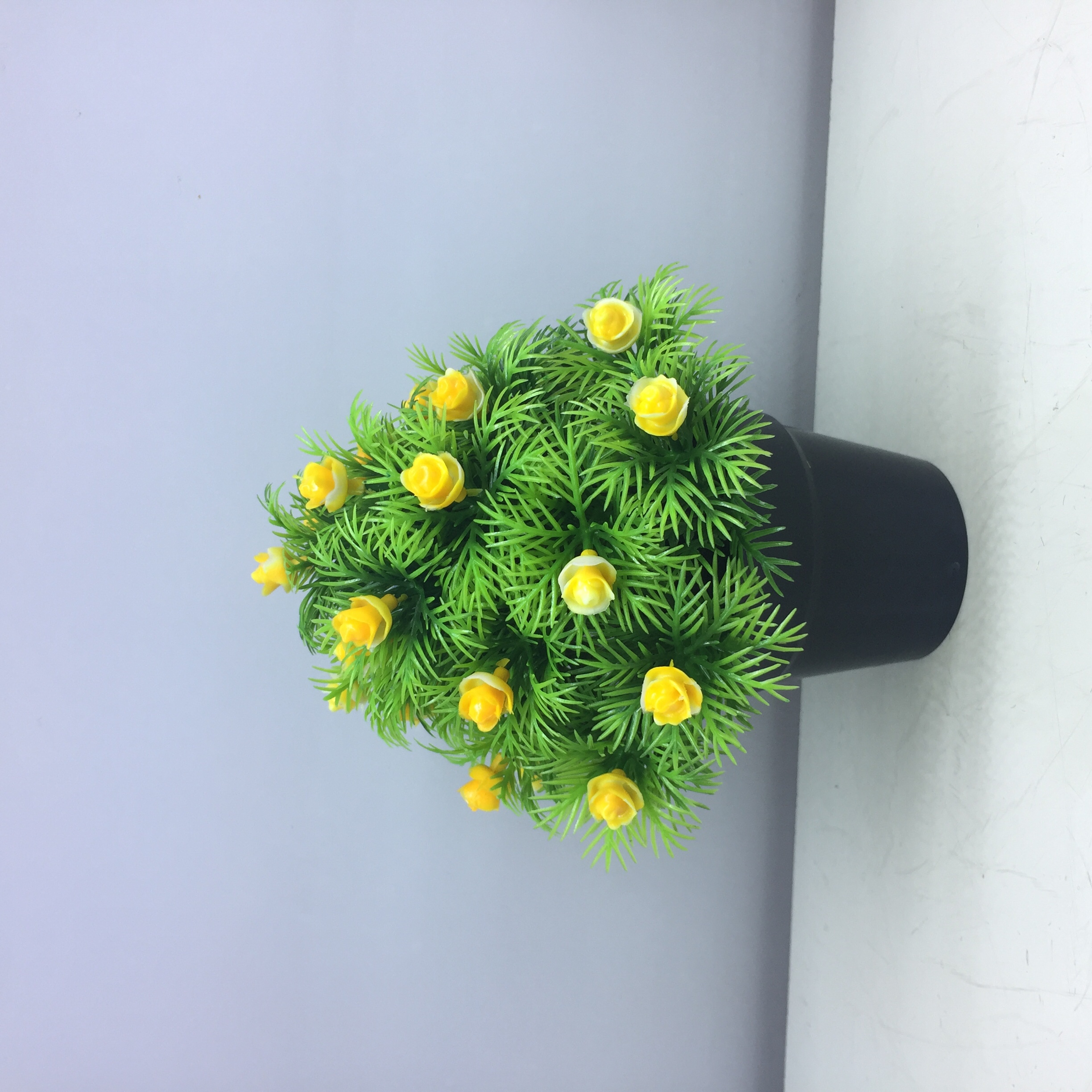 نباتات مزيفة في حوض بلاستيكي بالجملة Item Picture