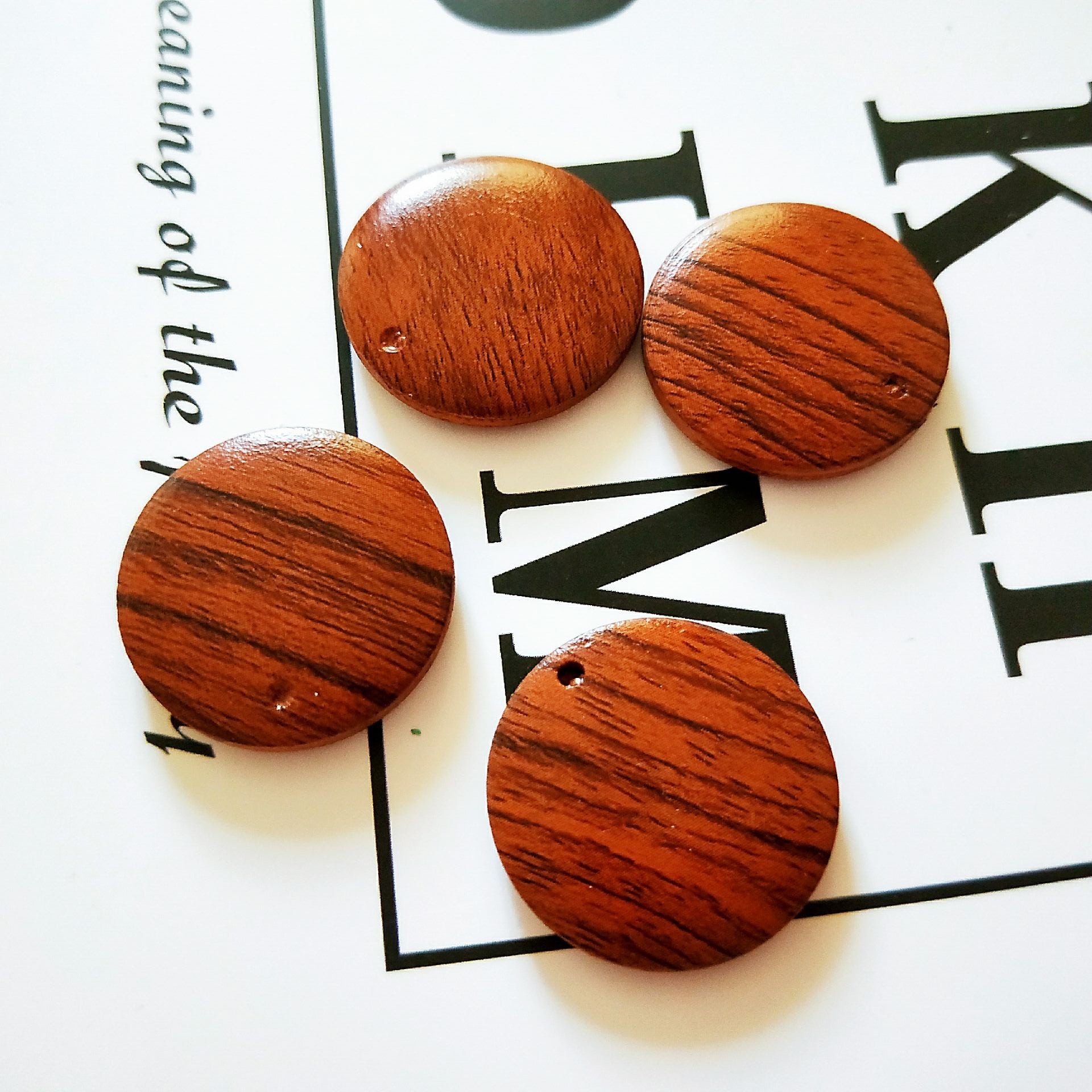 diy jewelry material accessories, wooden handcrafted beaded edge holes, wood grain, coffee color, 25mm round details Picture