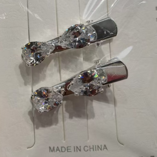 Sparkling diamond one-line hair clip, European and American fashion show, versatile, full diamond bangs clip, popular headwear, side clip, hair accessory, women's claw clip, claws 242