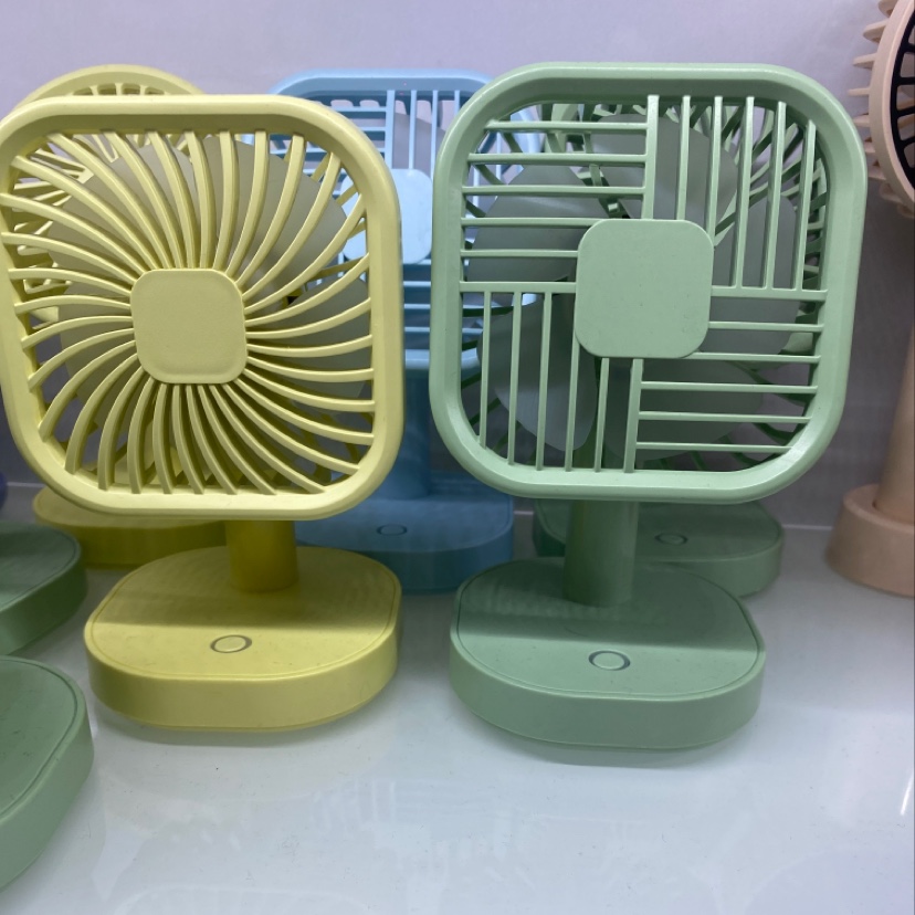 方形充电小风扇桌面