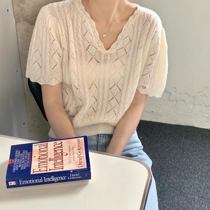Knitted Top Item Picture