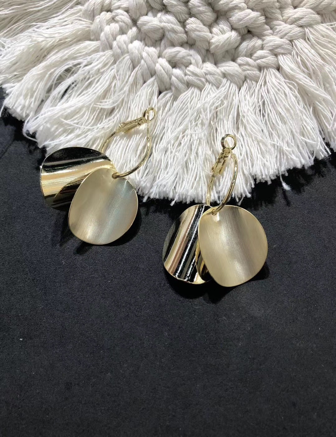 S925 Silver Needle Pure Pearl Camellia Earrings, elegant and grand Earrings, summer stud earrings, French Earrings 1 Specification image