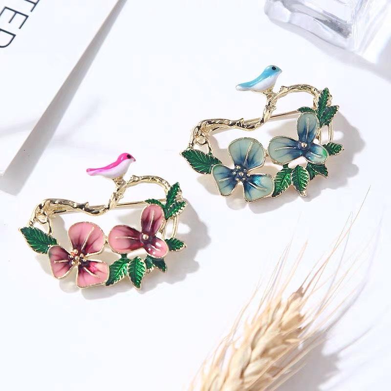 Literary romance Iris Flower Brooch Heart color Painting Oil Flower Bird Brooch shawl pin