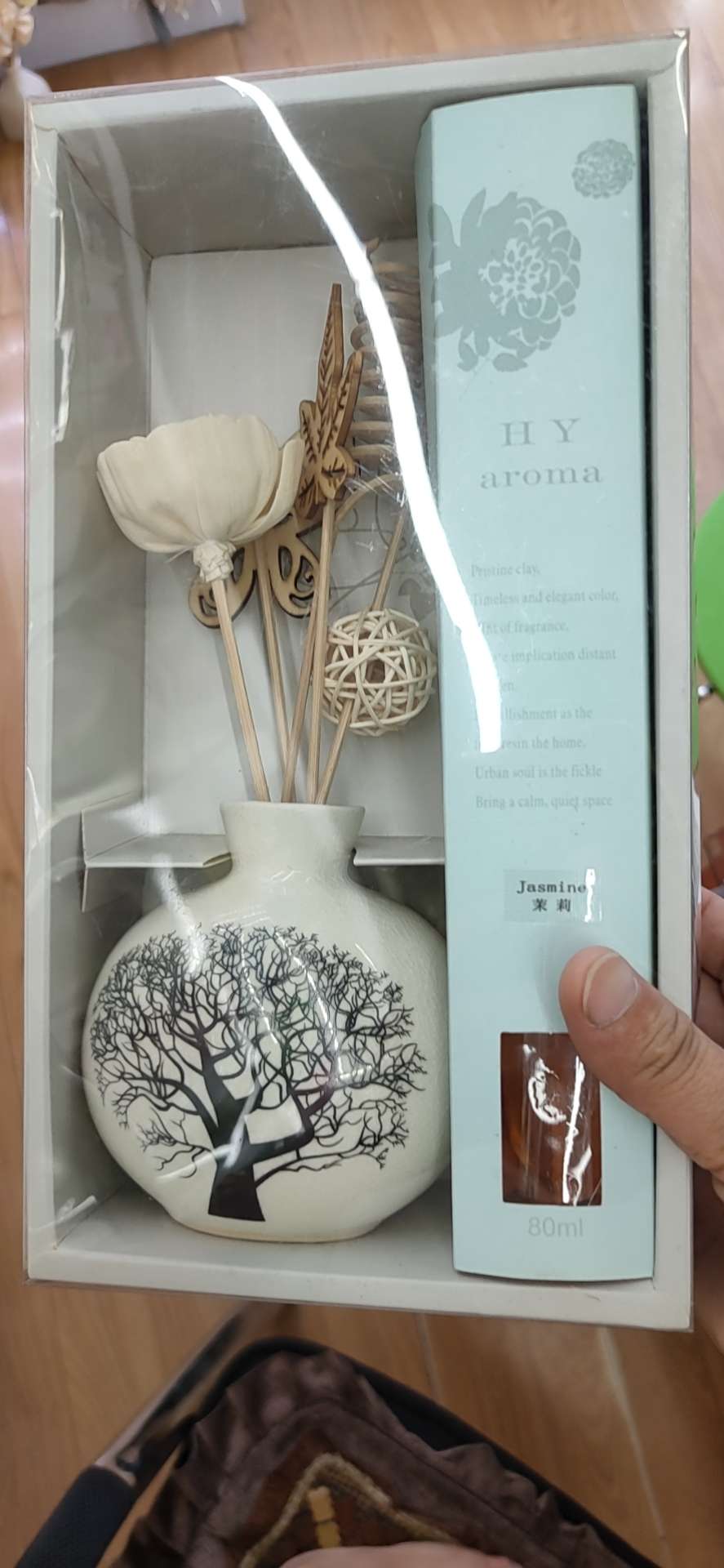 The flameless aromatherapy essential oil set, indoor scented rattan, naturally evaporates the room perfume, helps sleep and purifies the air details Picture