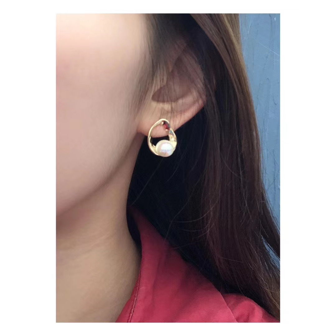 S925 agujas de plata nicho de alta calidad sentido óleo esmalte pendientes irregulares feminidad art sense earloop harborwind earloop i Application Scenario