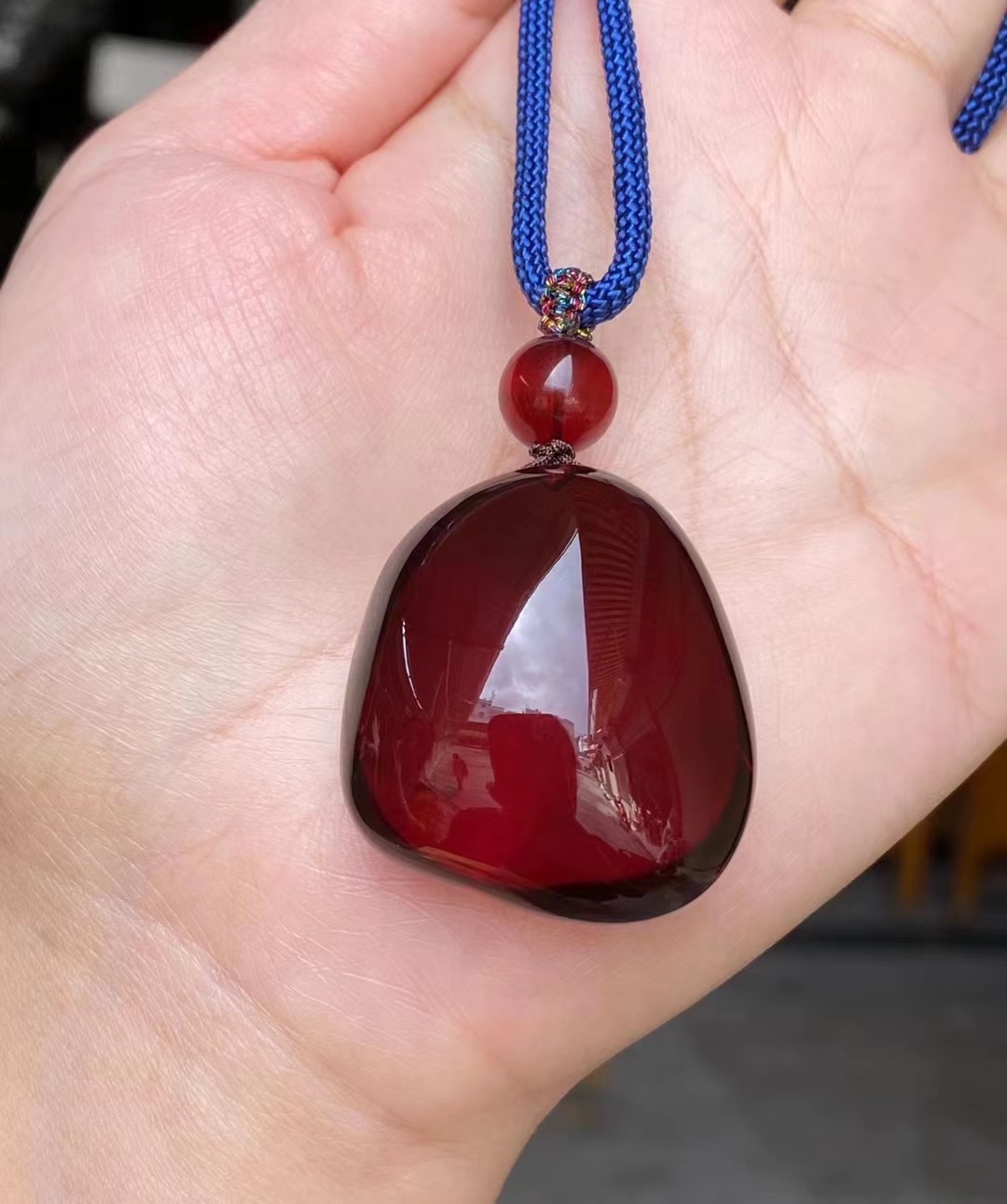 Fire amber pendant detail image 1