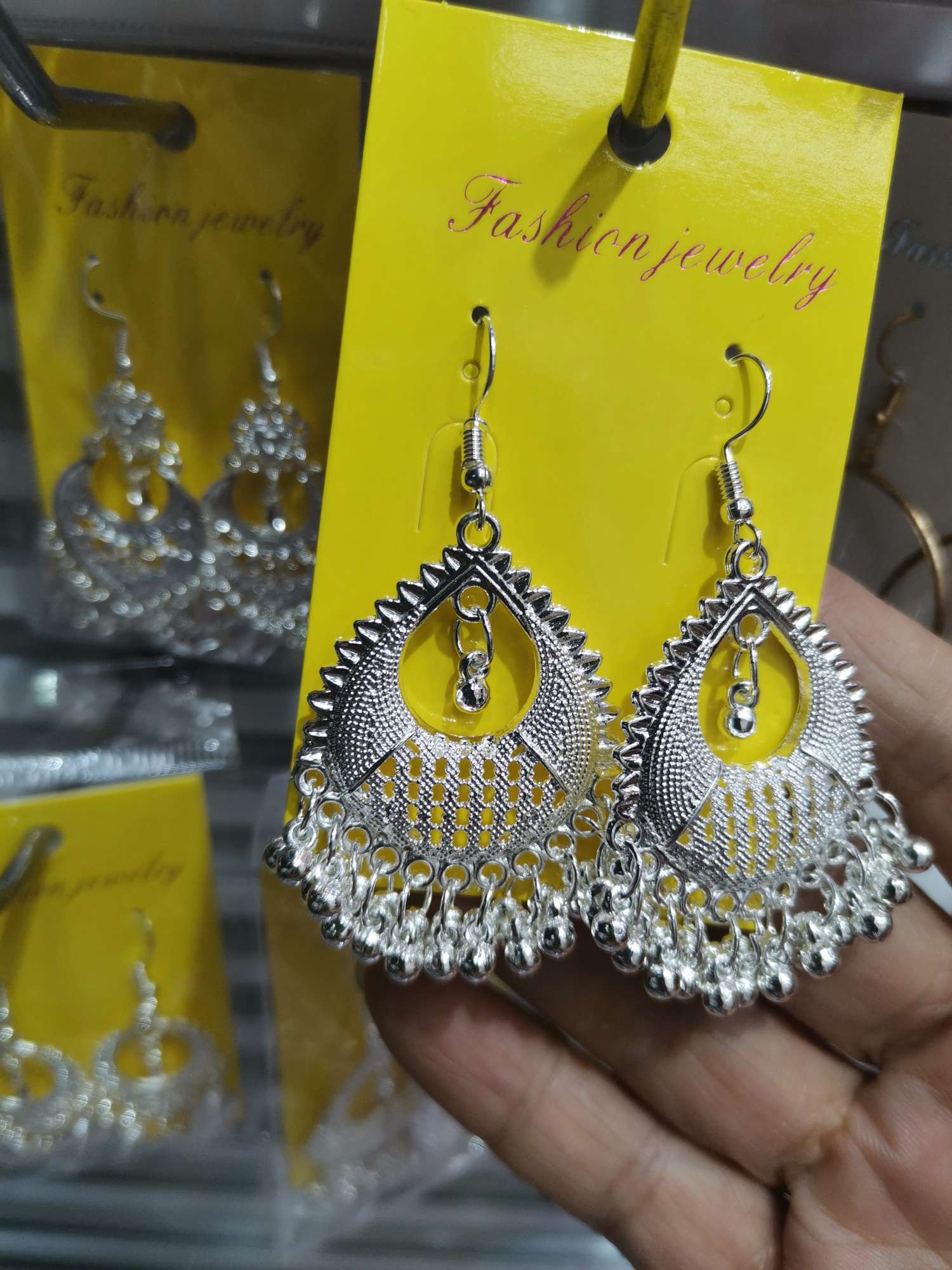 Elegant, fashionable, versatile and simple Miao silver bestseller earrings 66, stylish and trendy details Picture