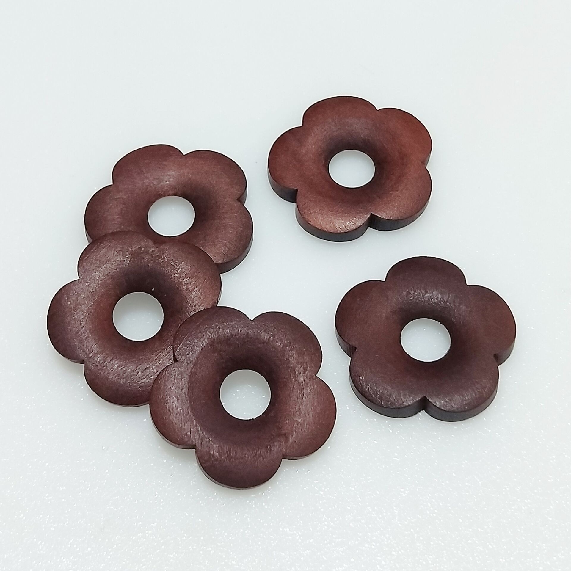 diy jewelry beading accessories without holes, 2.7cm five-petal flower hollow wood chip wooden necklace beading material Application Scenario