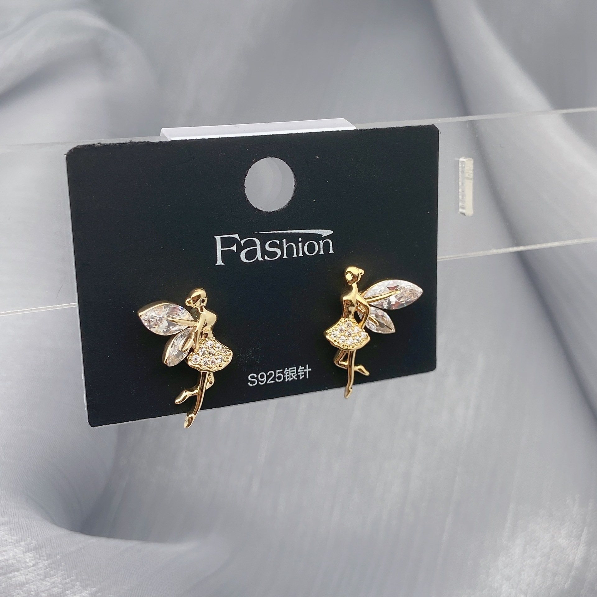 Zircon copper plated with real gold asymmetrical angel earrings, Korean Internet celebrity earrings 925 silver needle