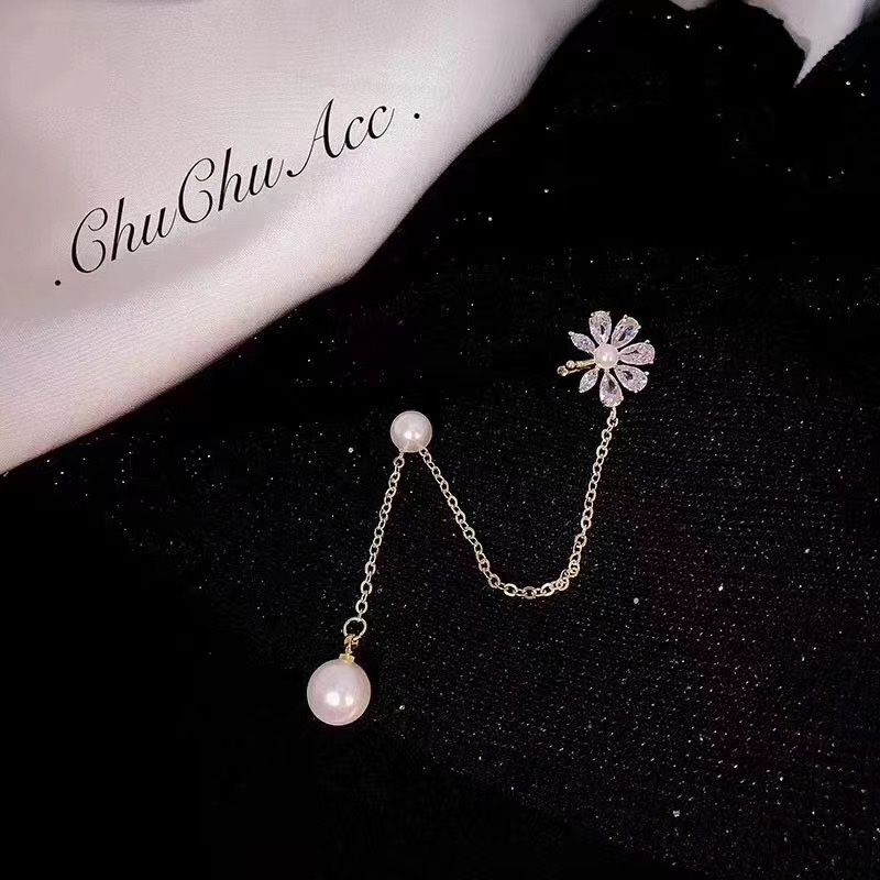 Pearl petal stud earrings, exquisite and high-end, light luxury flower-style earrings, Korean unique, fashionable, elegant and grand earrings 2