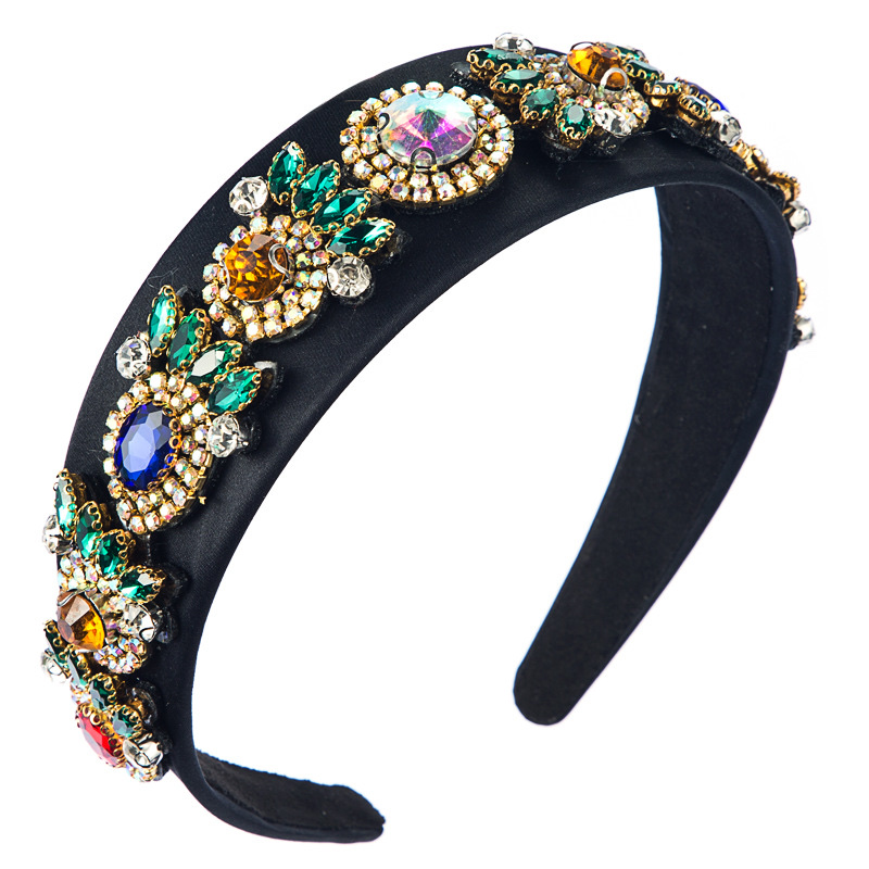 Wide-edge super-sparkling fabric rhinestone headband Application Scenario