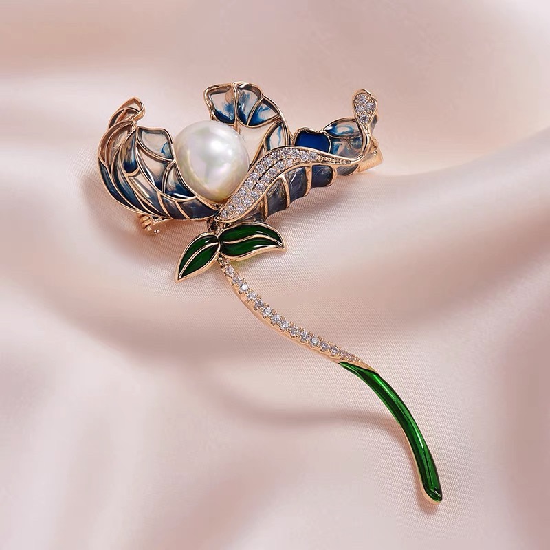 Lotus Brooch suit women high-end 2021 new fashion pin corsage lovely Japanese small fragrance suit with accessories