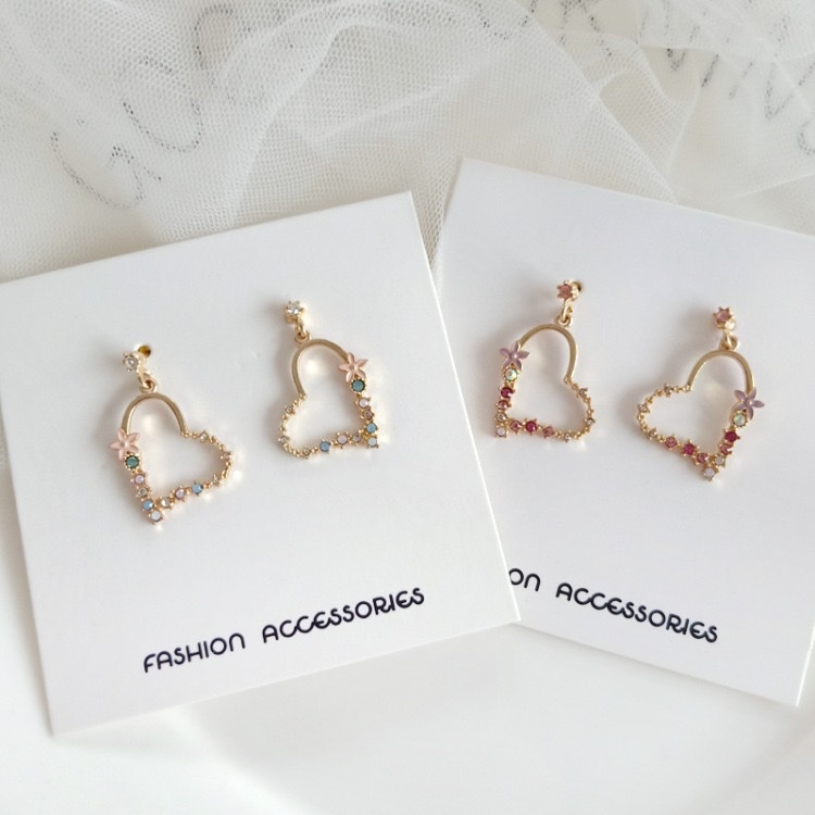 Personalized, elegant and creative diamond-encrusted heart-shaped earrings, Japanese and Korean style heart-shaped earrings for girls details Picture