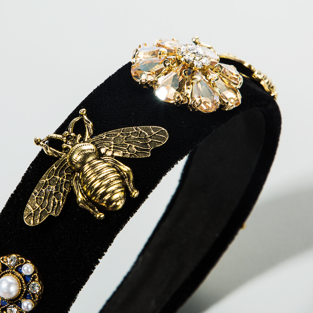 Retro court-style Baroque bee wide-edge velvet headband details Picture