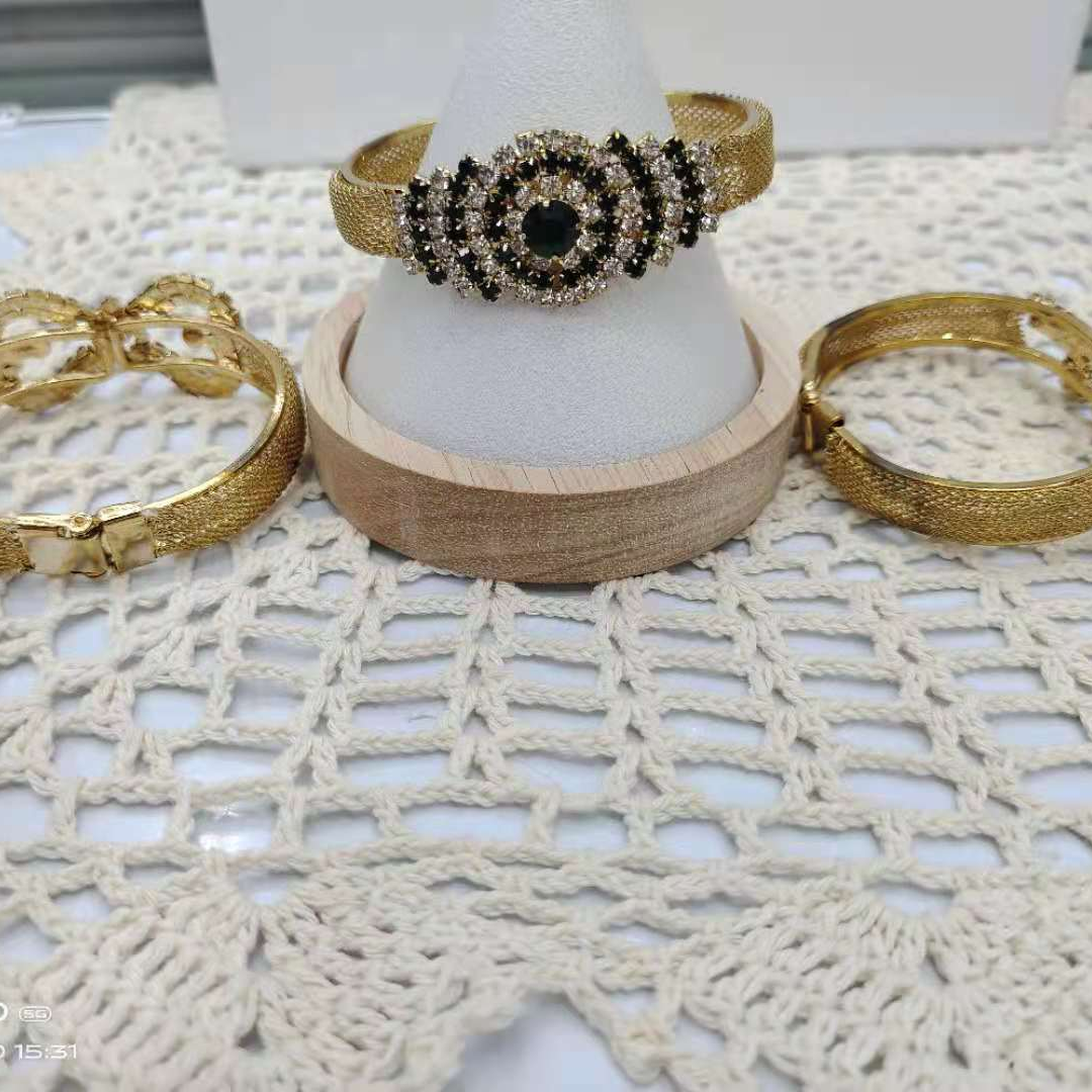 Fashion bracelet 342