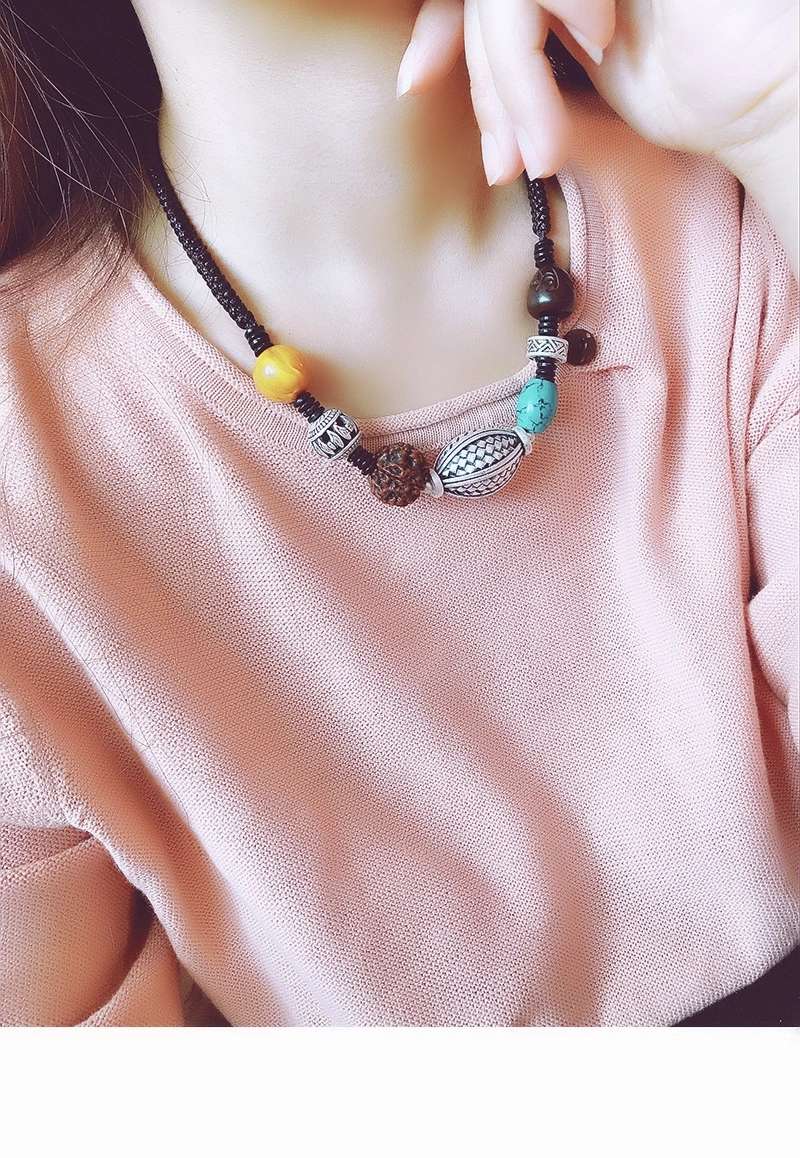 晶珀丽复古仿银饰短款锁骨链女藏银蜜蜡项链毛衣链棉麻配饰挂件白底实物图