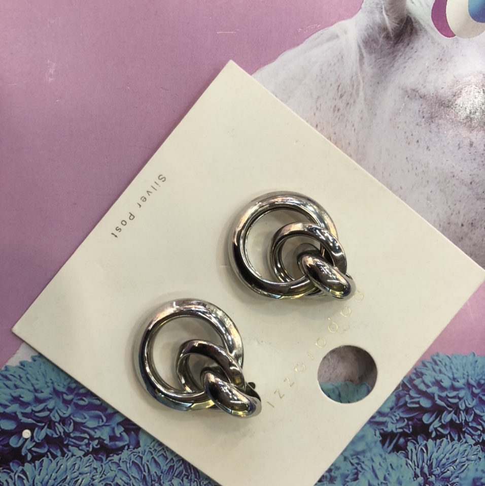 The same fashion trend casual anti-allergy 925 silver needle iron design series of white K40 girl