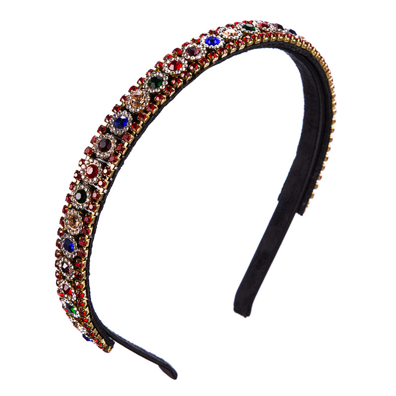 A versatile alloy headband set with colorful rhinestones, featuring an ultra-bright and simple style Application Scenario