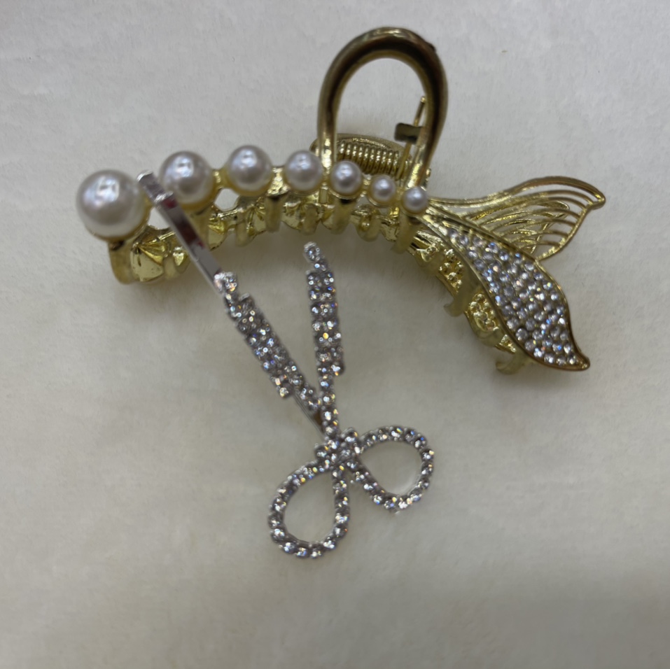 Net red hair ribbon diamond duck clip 3226000577