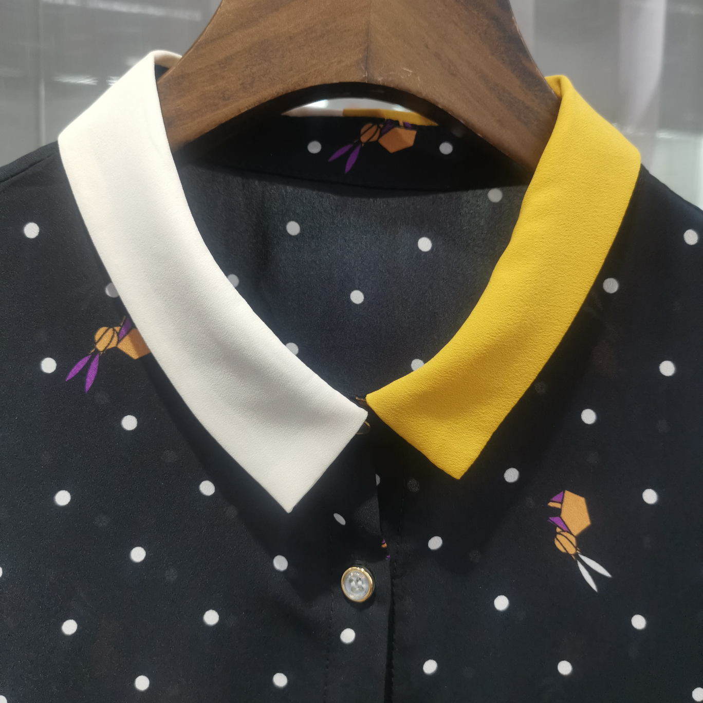 白黄时尚双色黄腰带白点点连衣裙