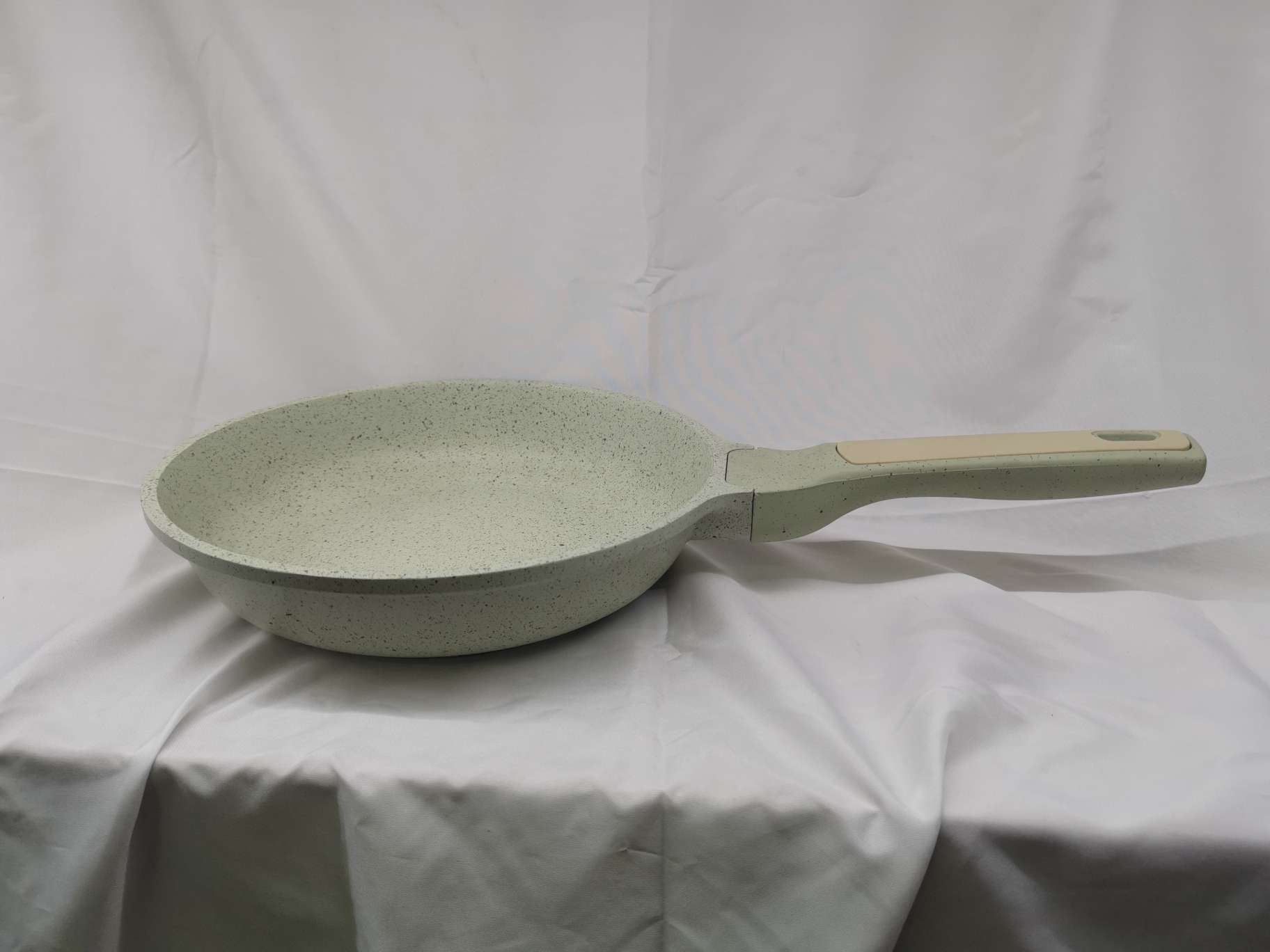 A frying pan coated with tourmaline details Picture