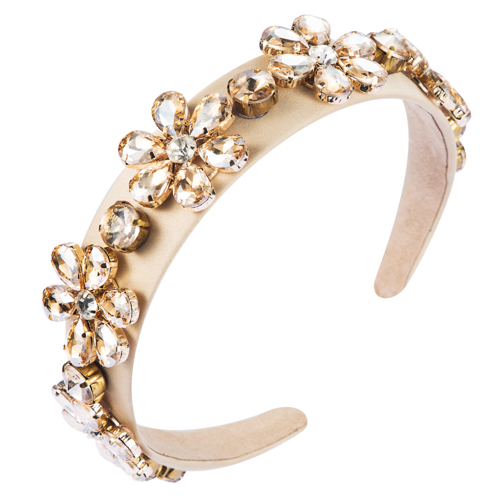 An exaggerated court geometric glass diamond-encrusted hair band details Picture