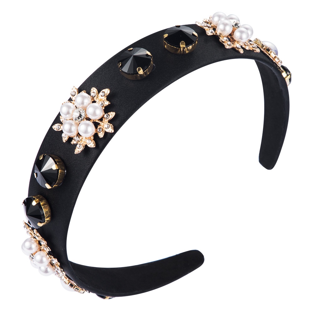 A versatile and elegant casual hairband with full diamonds and gemstones in the European and American trend full figure