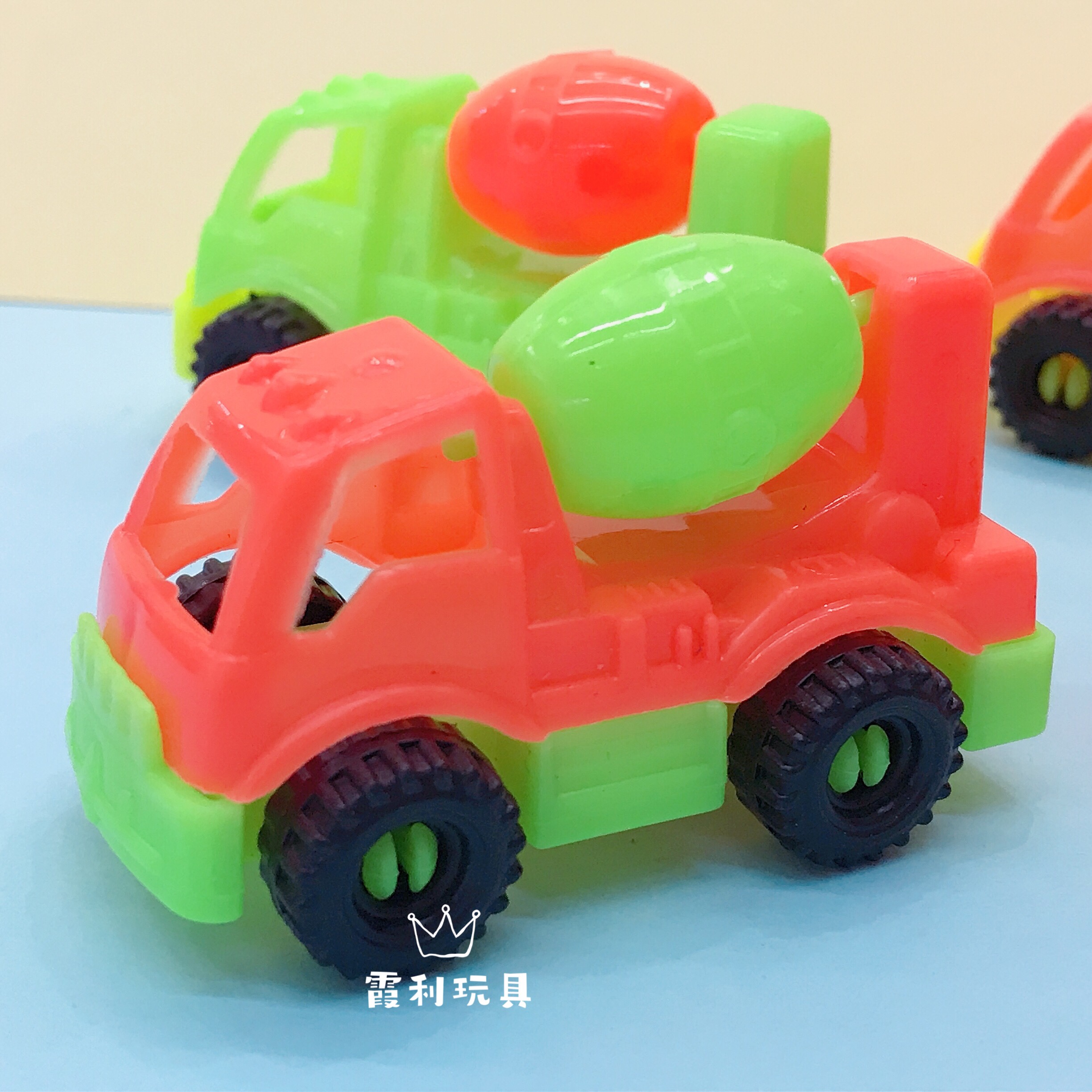 Sliding cement car, children's plastic toy, gift gacha Specification image